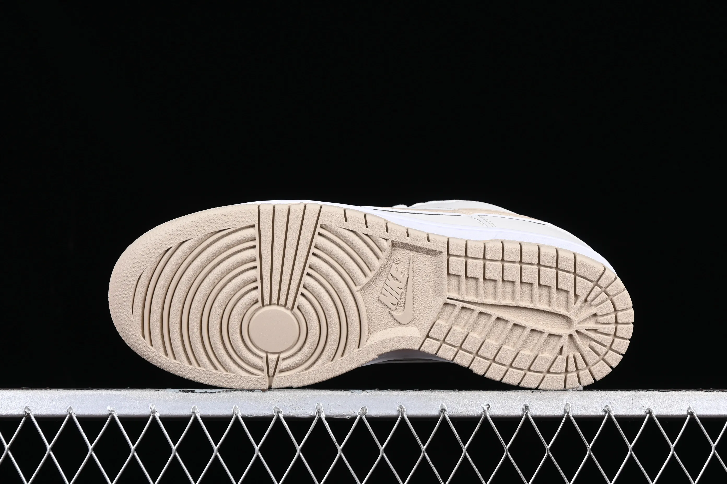 All categories Nk SB Dunk series Nk SB Dunk Low low-top sneakers Nk Dunk Low Retro "Sanddrift" white gold SB smashed backboard fashion casual sneakers DV0831-003